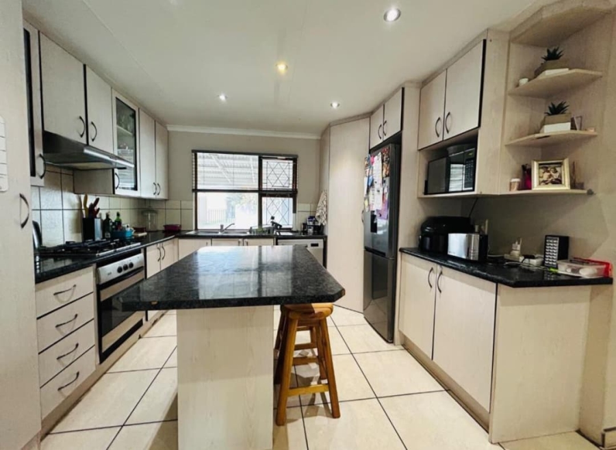 4 Bedroom Property for Sale in Dorchester Heights Eastern Cape